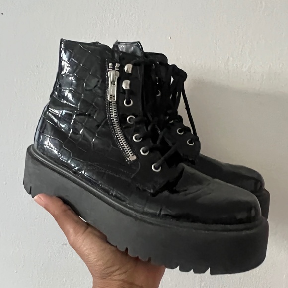 Boots - Picture 1 of 2